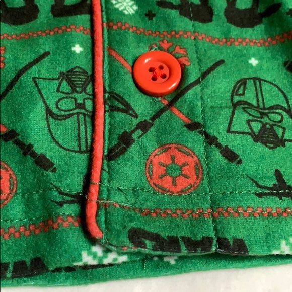 Sz 2 boy’s Disney Star Wars pajama holiday Top - Picture 3 of 9